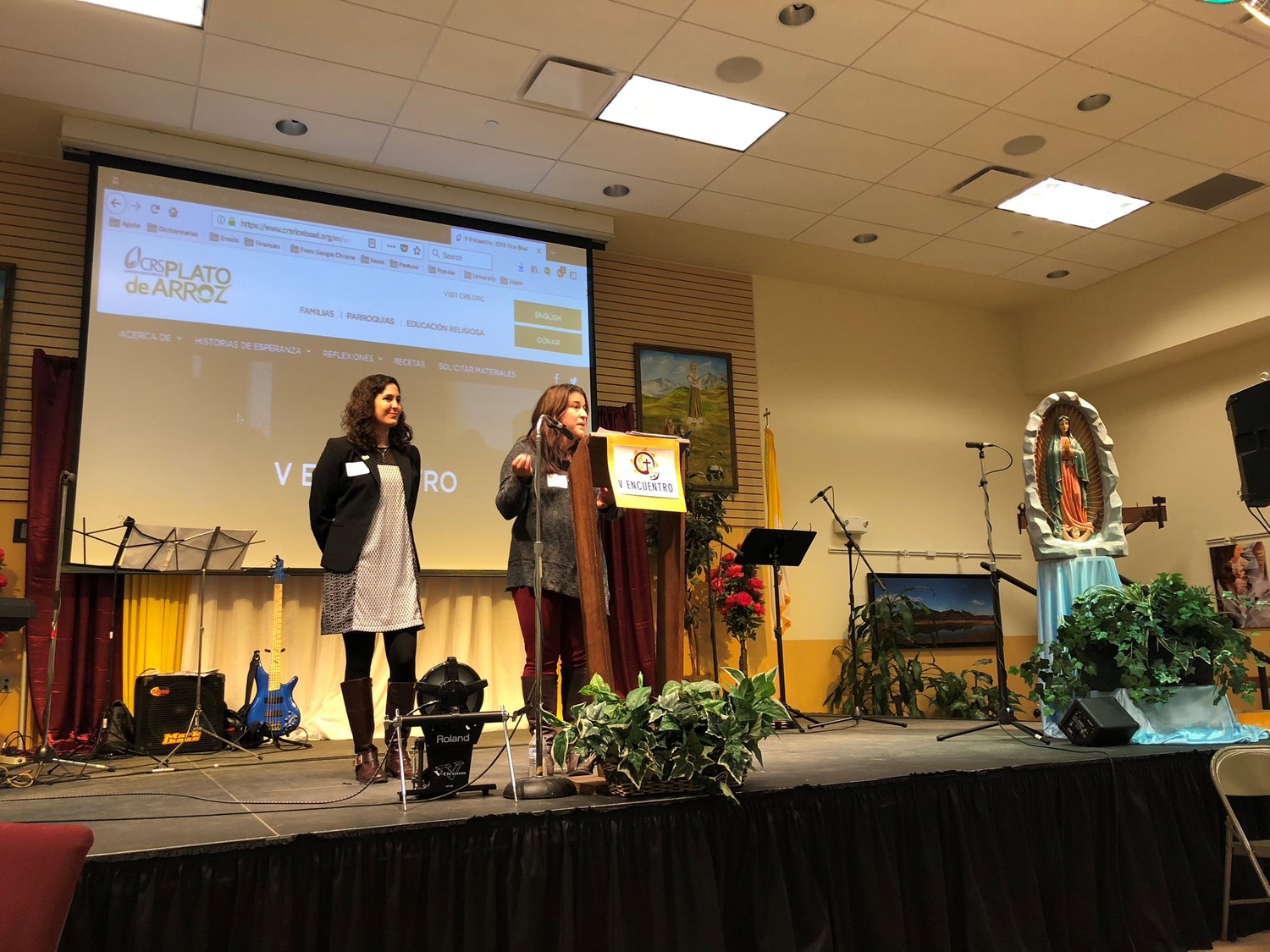 Danielle Correa y Mary Barbosa de CRS realizaron una presentación durante el evento Regional