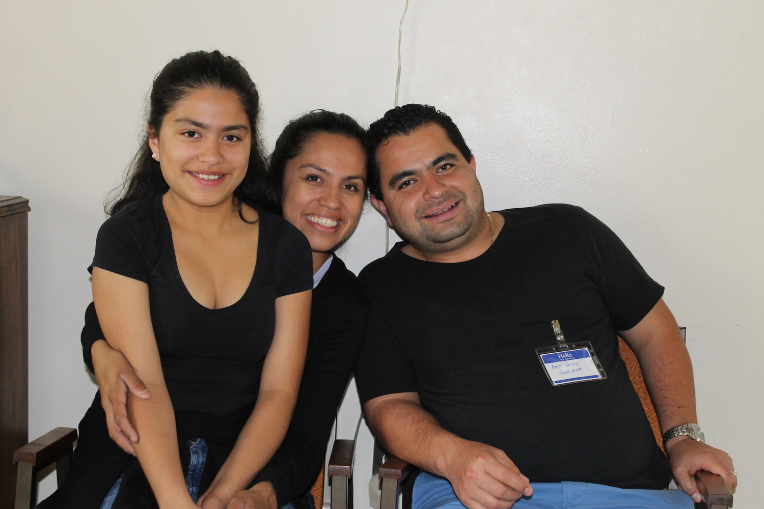 Una vida de servicio a parejas y familias:  Mario y Yazmin con su hija Emily. A partir del 1 de agosto Mario será el nuevo coordinador de la pastoral familiar diocesana.